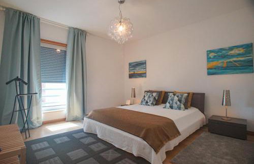 Lisbon Oriente River View w/ Balcony&Garage - Photo 16