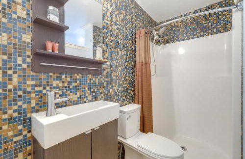 Spacious Stockbridge Manor Pool Table, 2 Kitchens - Foto 29