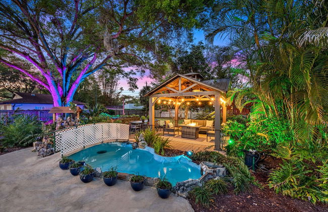 Luxury Retreat: Pool, Games, Basketball & More! - Foto 10