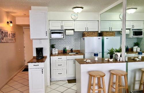 Beach Daze - Ocean front at Symphony Beach Club! - Photo 6