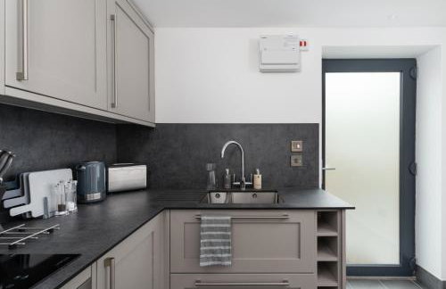 Romano Estate, The Courtyard - Photo 11