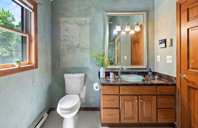 Marina Village by Avantstay Walk to Lake Marina Balcony Patio - Photo 16