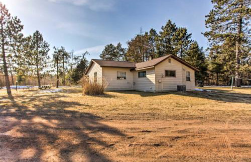 Fish and Hike Wooded Cabin 9 Mi to Lake Nebagamon! - Foto 22