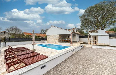 Awesome Home In Lecevica - Foto 1