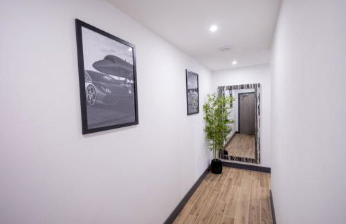 Brand-New Top-Floor Flat with Stunning Balcony & Parking - Foto 20