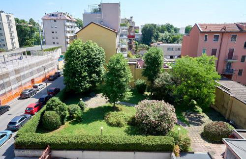 -LUMINOSA 5 STARS WITH BALCONY- Wifi Netflix 15 minutes from Duomo - Foto 17