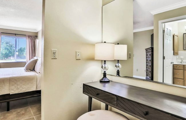 Renovated 3BR Dog Friendly Pond View W/D - Foto 26