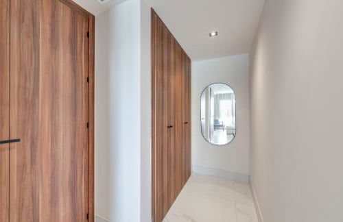 Newly Built 3 BDRM Luxury Apt Close to the Beach - Photo 31