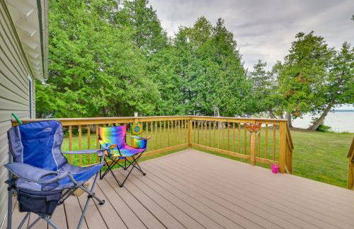 Lakefront Michigan Abode with Deck and Fire Pit! - Foto 20