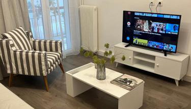 Metropolitan Complex Apartment-next to Metropolitan Hospital,Karaiskaki,Sef - Foto 3