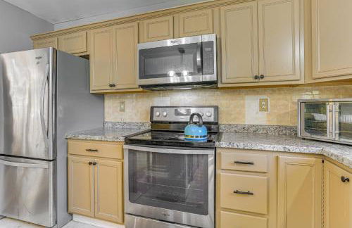 Hike, Ski and Explore Otisville Retreat with Yard! - Foto 6