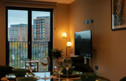 Jungle Luxe Retreat, 2Bed 2Bath Leeds, Center & Stadium - Foto 12