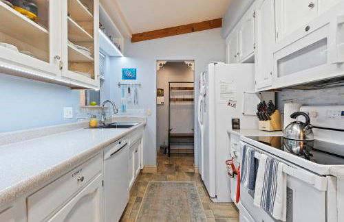 HotTub PingPong Arcade Billiard Pets AC Piano BBQ Art - by SharpCat - Photo 22