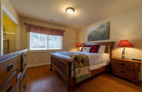 Elk Meadow Cabins 19A Johnny Redwood Suite - Photo 9