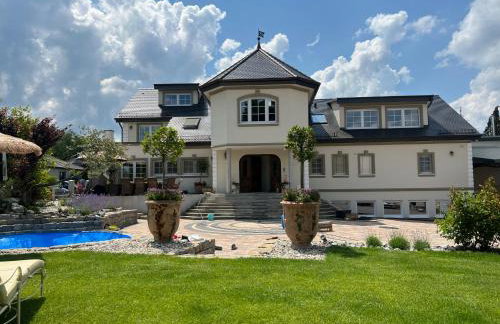 Schloss Merzhausen - Foto 1