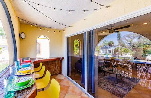 *Eclectic hidden Gem / Tiki Bar and Pool* - Foto 20