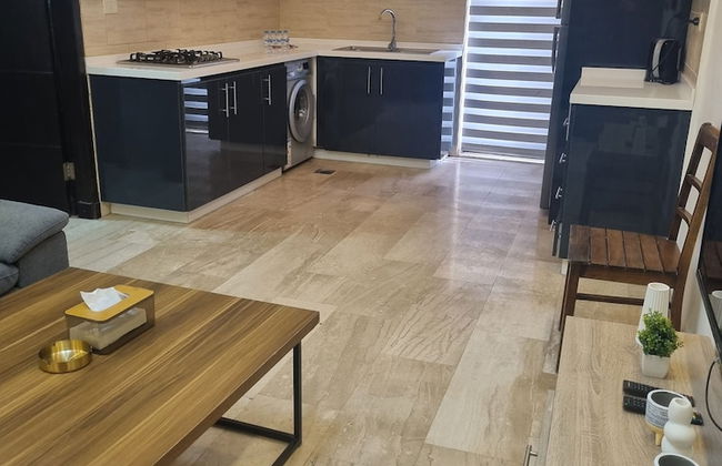 Charming Amman Apartment With Central Air-con & Street Parking - Foto 9