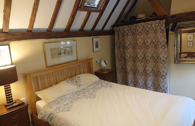 Charming 17th Century 2-bed Cottage in Medmenham - Foto 7