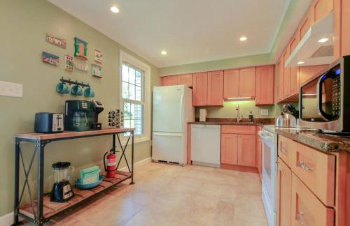 NEW! 3-story Townhome - Private, Self checkin, Quiet. - Foto 6