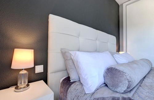 Stylish Penthouse Duplex at Matchroom Country Club - Photo 40