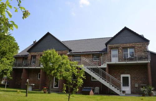 Pear - On the Fruit Tree - Foto 43