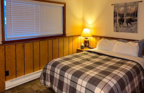 Upson Ski-InandSki-Out, End-Unit Cabin with Fireplace! - Foto 13