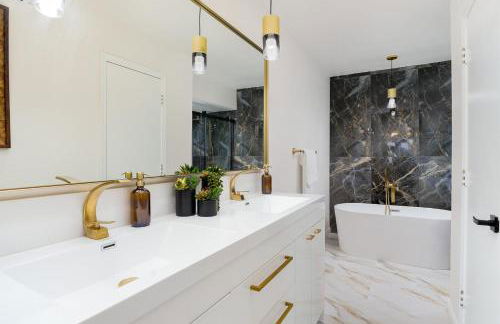 Sportscourt & Pool Indoor Slide~Games~ Family Fun - Foto 28