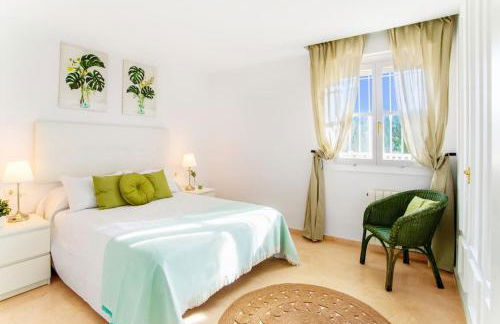 6 Bedroom Luxury Villa, Jacuzzi & heated pool 18 guests - Foto 16