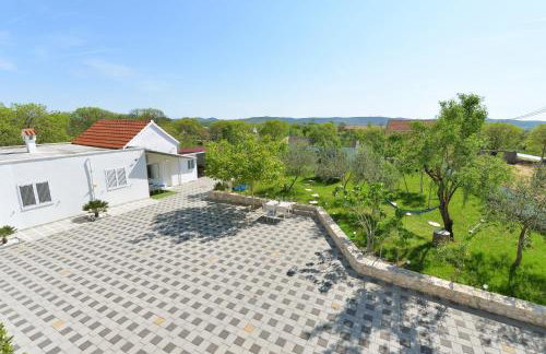 Family-friendly holiday home with private pool near Vodice - Foto 18