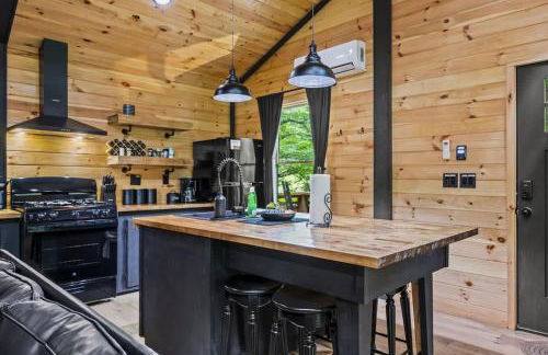 Black Bear Lodge - Fire Pit - Hot Tub - Foto 13