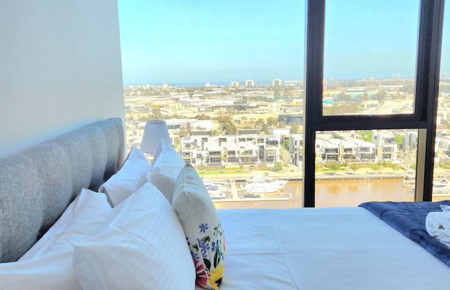 Melbourne Lifestyle Apartments - Best Views on Collins - Photo 9