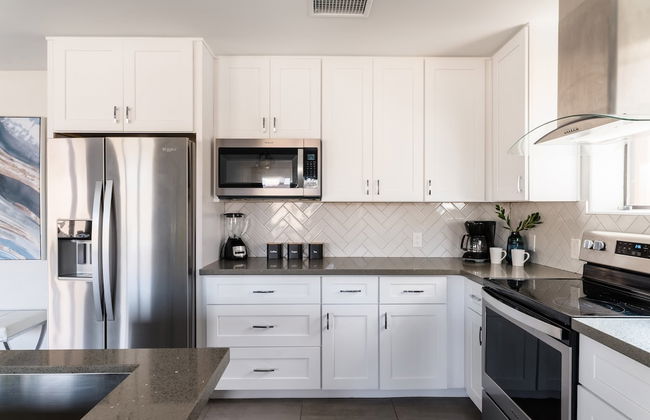 Sapphire By Avantstay Spacious Modern Getaway w/ Pool & Outdoor Grill - Foto 9