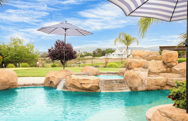 Secluded Estate Exclusive Views of Wine Country + Private Home Theater Twilight Vines by Avantstay - Foto 3