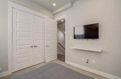 Luxurious Med Cntr/NRG Townhome - Photo 23