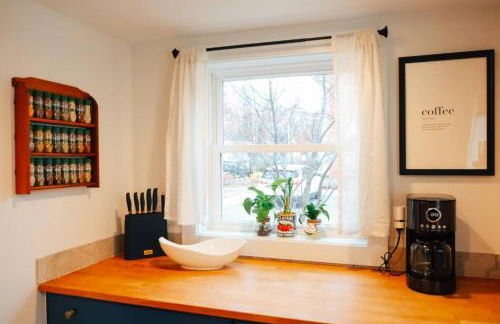 Hot Tub, 2 Blocks to Downtown Saugerties, Sleeps 8 - Foto 57