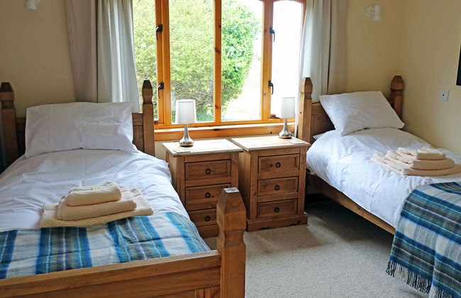 2 bedroom House in Isle with garden - Photo 13