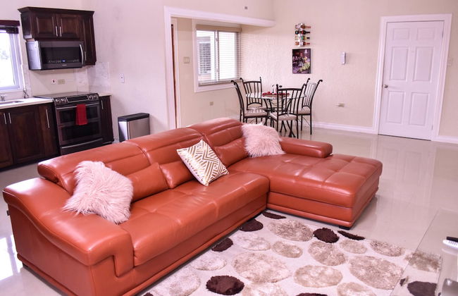 Executive Arcadia Luxury Guest Apartment - Photo 11