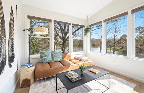 Lakeside Nest Dock on Lake Rayburn Sleeps 10 - Photo 16