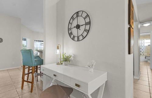 Sunny 4BR with Screened in Pool and Lanai - Foto 15