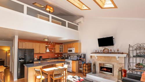 1 Alpine Terrace-renovated condo private hot tub - Foto 3