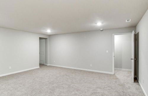 1 Mi to Golf Quiet Waukee Home with Fireplace! - Foto 18