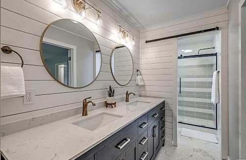 HoneyHomes Hackler Golf Course Home with Amenities - Photo 14