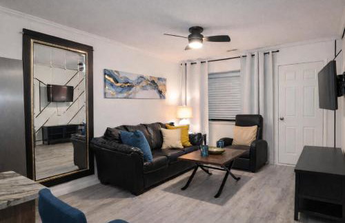 Heart of Raleigh cedar village - Foto 1