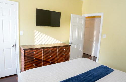 Tidy and Comfy 3BR, Balcony, WD, Free WiFi -E- - Foto 17