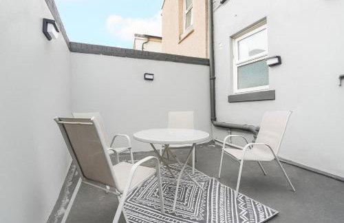 Newly Renovated 4BR House with lots of amenities - Foto 9