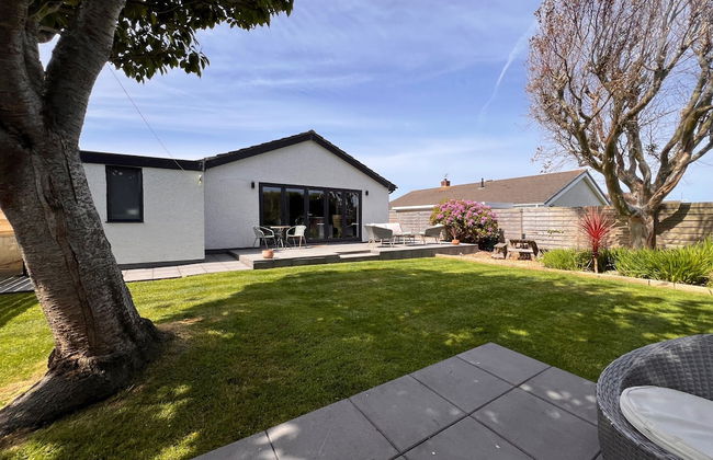 3 Bed House - Sleeps 5 - Pets - Garden - Parking - Photo 26