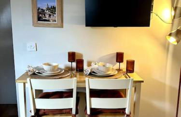 Cosy Town Loft by Shropshire Abodes - Foto 17