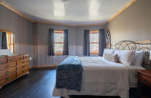 Creekwood Chalet - Hocking Hills with Hot Tub and Near Hiking - Foto 24