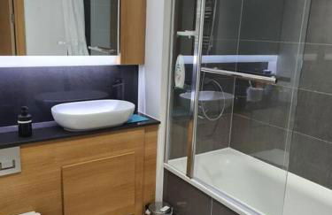 little hideout, Luxury Apartment - Photo 9