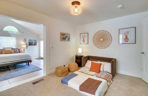 Charming Mountain Home Retreat Walk to Marina! - Foto 24